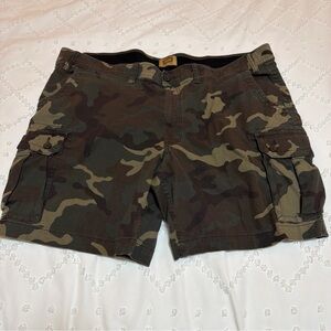 The Foundry Supply Co. Men's Camouflage Cargo Shorts Size 52